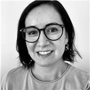 Profesora de Lengua y literatura y área de humanidades.